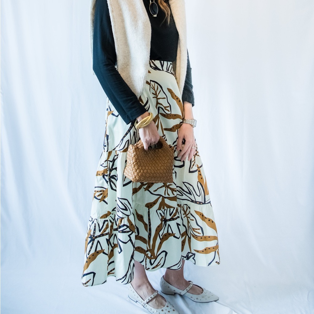 Chic Leaf Print Maxi Skirt - Picture 3 of 4